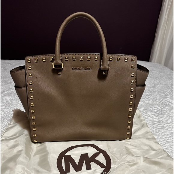 Bag - Picture 1 of 3